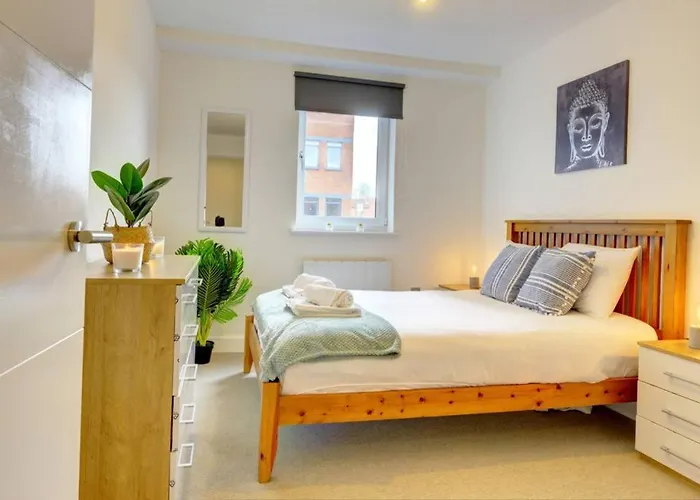 Modern & Stylish 2Br Apartment - Queens House