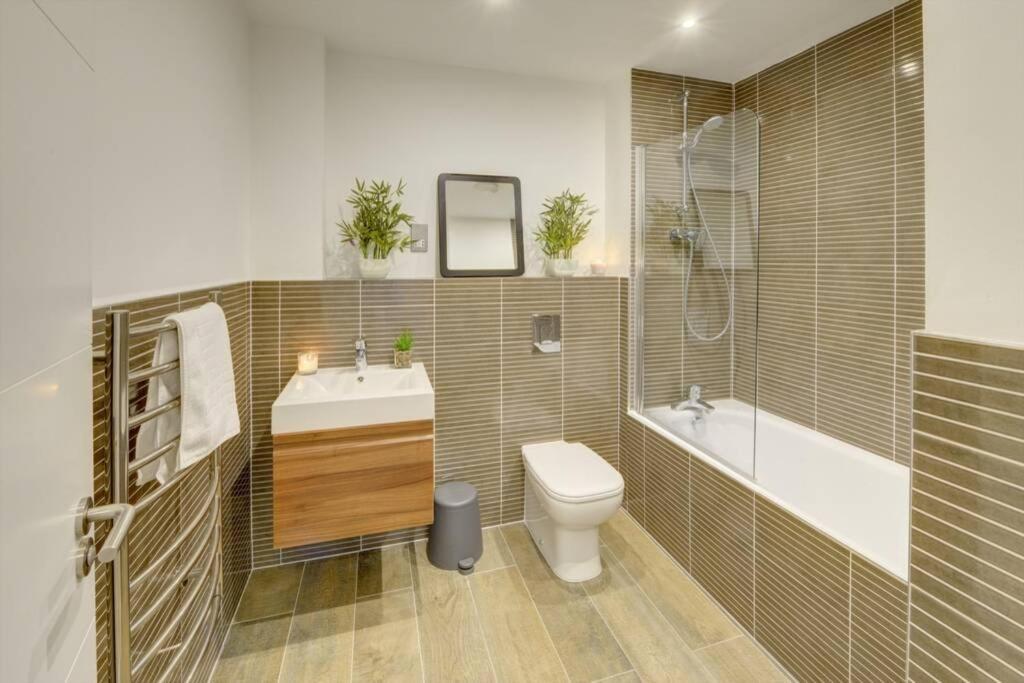 Modern & Stylish 2br - Queens House * Coventry