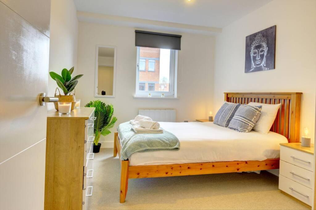 Modern & Stylish 2br - Queens House Apartment Coventry