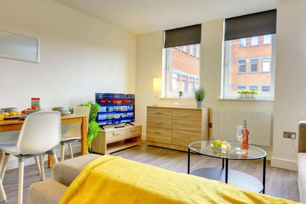 Apartment Modern & Stylish 2br - Queens House Coventry